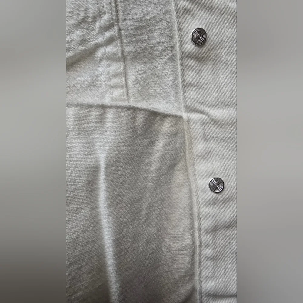 Velvet Heart White Cropped Jean Jacket Size L-NWT - Picture 9 of 16